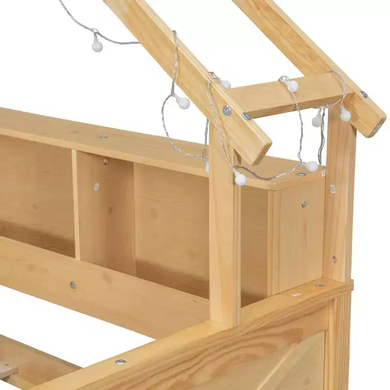 Letto a piattaforma a forma di casa a grandezza naturale con luci LED e vano portaoggetti