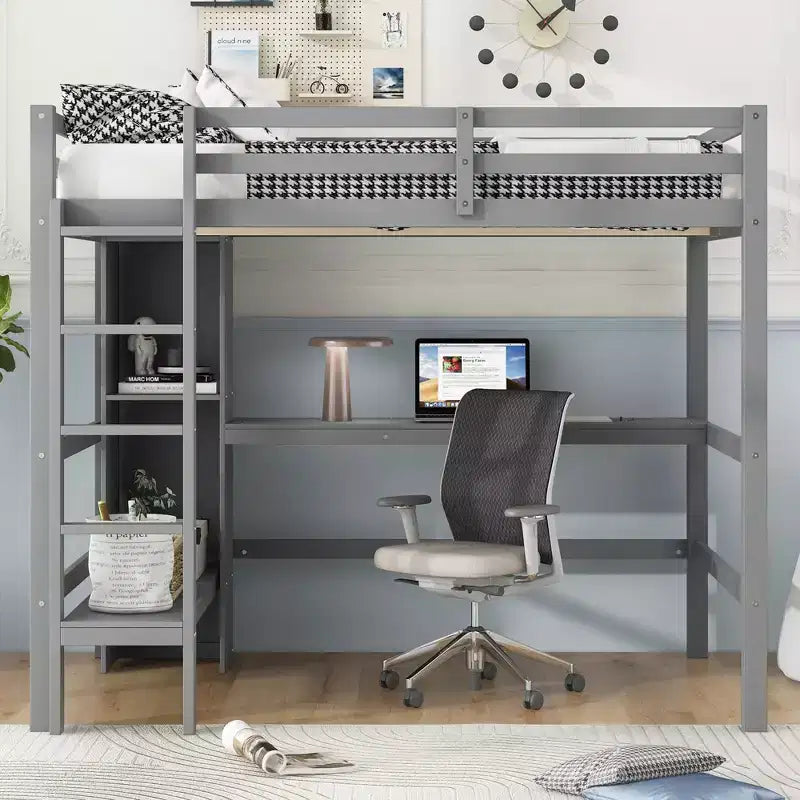 Letto a soppalco full size con scrivania e scaffali integrati