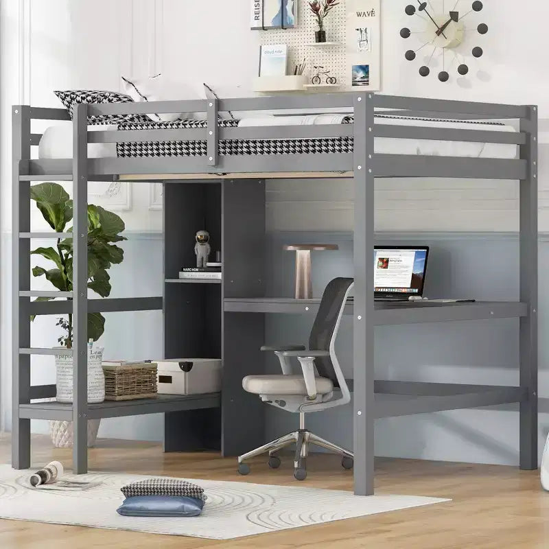 Letto a soppalco full size con scrivania e scaffali integrati