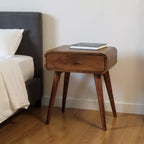 Comodino con cassetto in legno massello – 56 cm