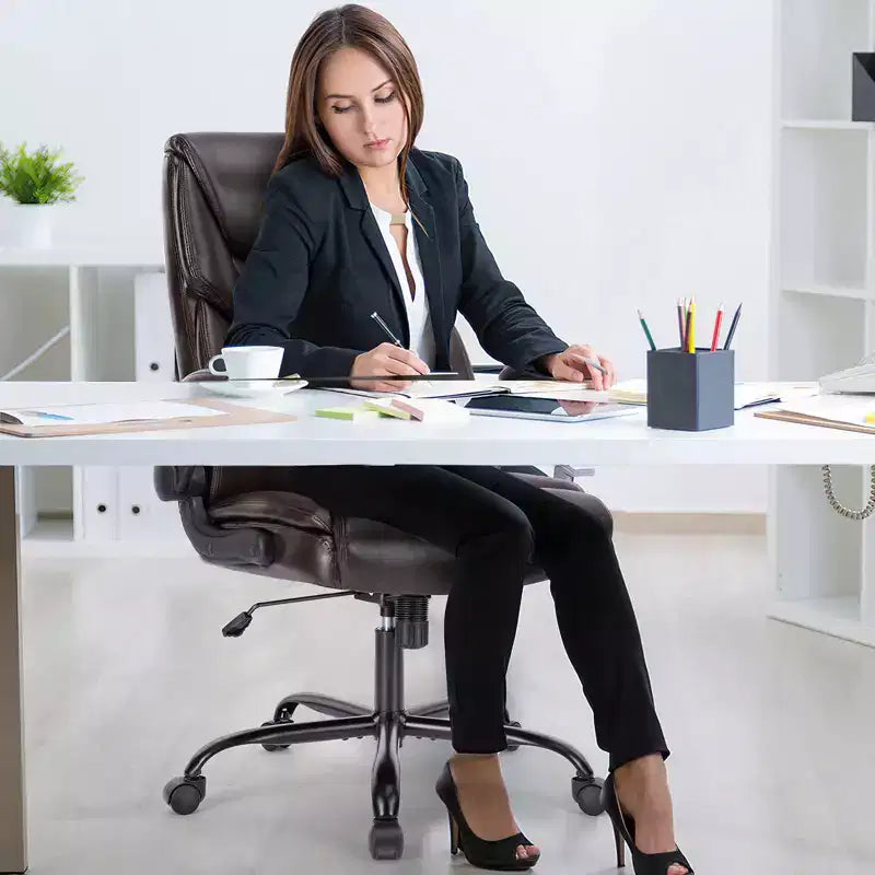Sedia da ufficio ergonomica con braccioli ribaltabili e supporto lombare