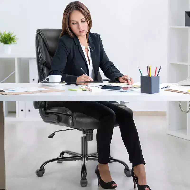 Sedia da ufficio ergonomica con braccioli ribaltabili e supporto lombare