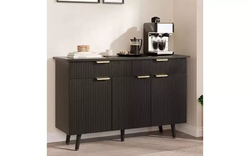 Credenza a buffet da 47" con ante scanalate e cassetti – Nero