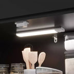 Dispensa da cucina a LED da 71 pollici con cassetto, ripiani regolabili e vano portaoggetti sull'anta